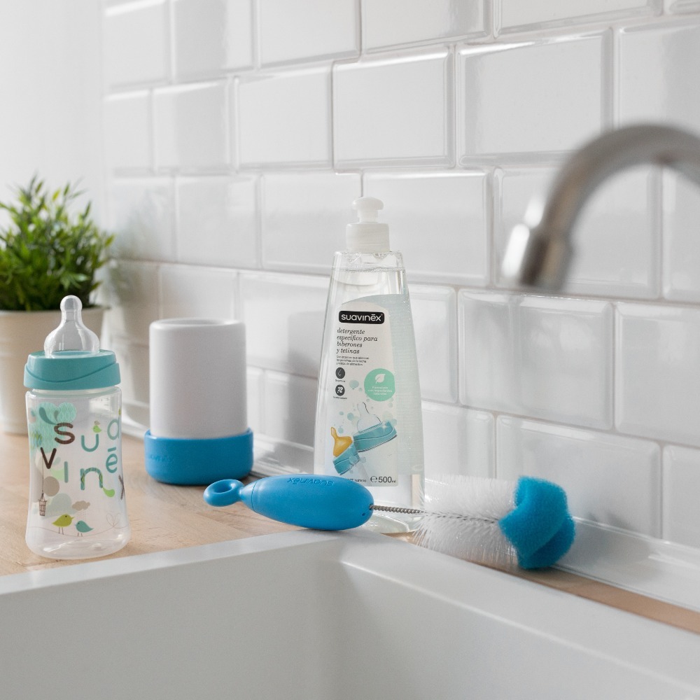 El detergente para biberones y tetinas de Suavinex es el aliado perfecto al  momento de limpiar todos los implementos y accesorios de tu bebe. Limpia  en, By Suavinex Peru